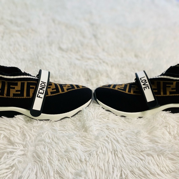 Zucca Fendi Logo Sneaker With Box - Picture 5 of 7